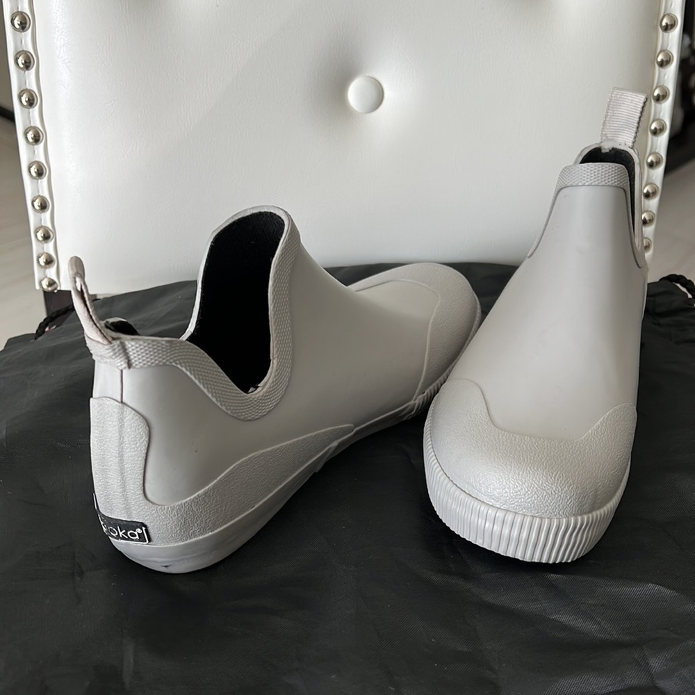 CHOOKA LAKE-RIDGE RAIN BOOT SIZE 7